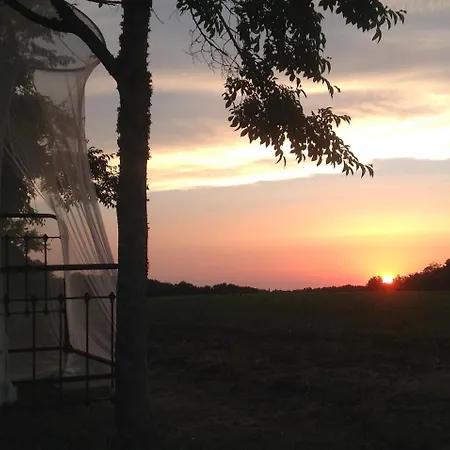 Une Vie En Quercy Bed and breakfast *